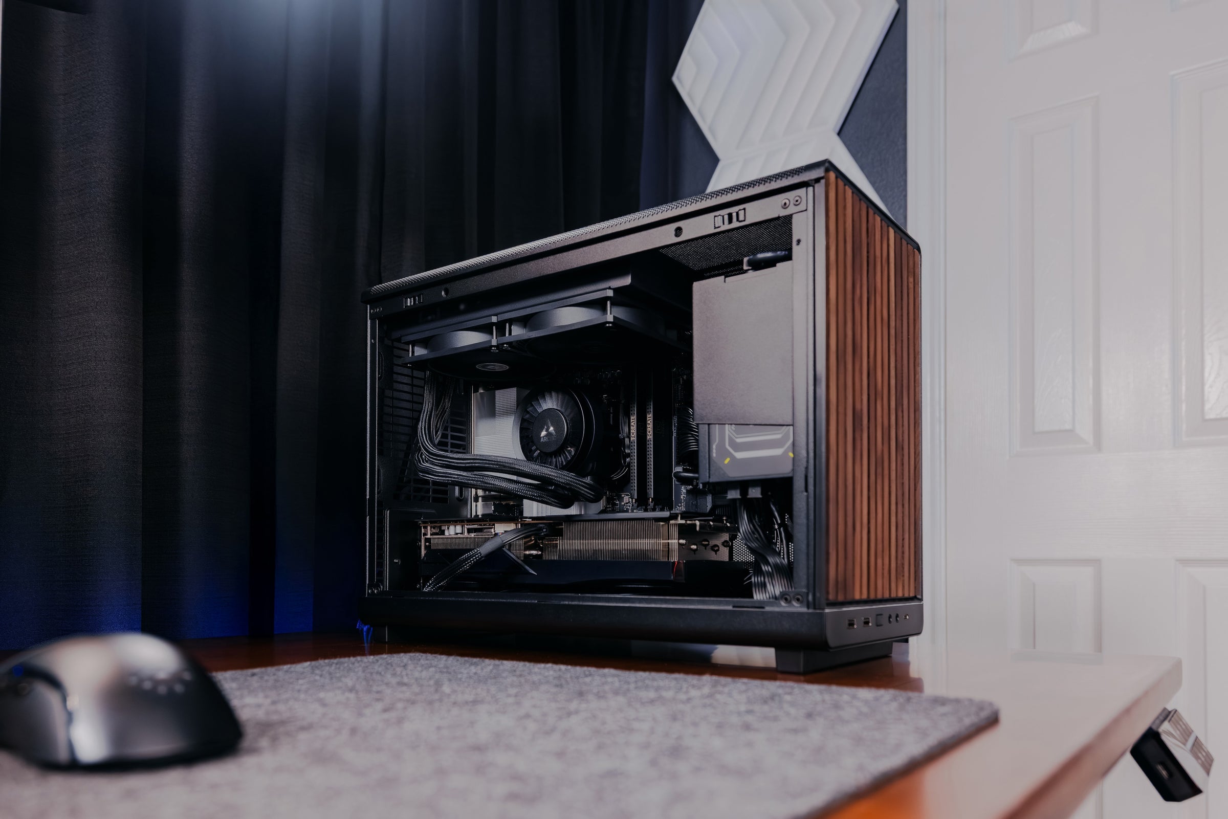 Traveler PC side view